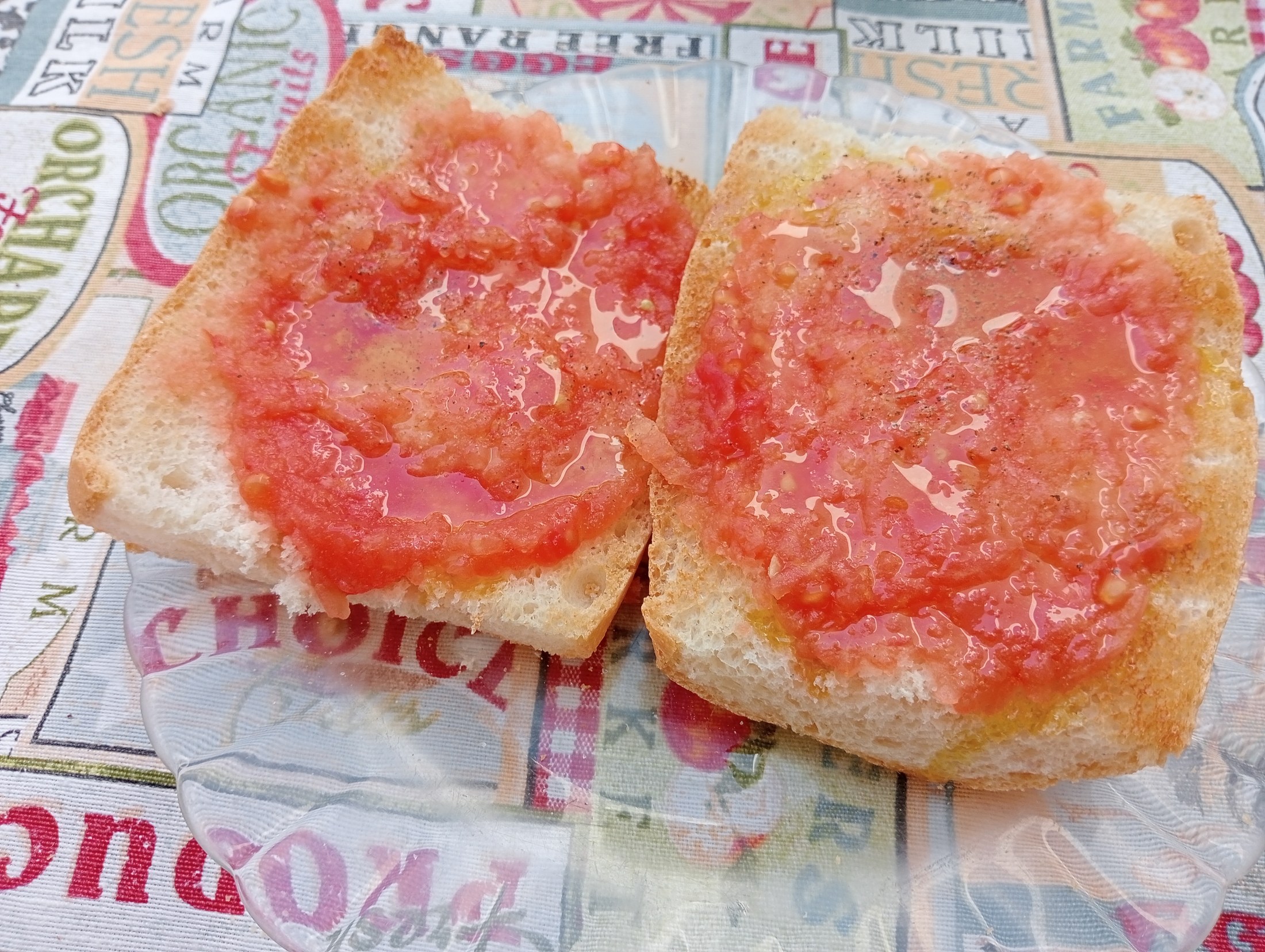 Andalusian toast topped with grated tomato